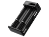 XTAR SC2 Ladegerät zur schnellen Aufladung von 2 Li-Ion Akkus, kompatibel mit 18650 bis 26650 Akkugrößen, zeigt LED-Indikator für Ladefortschritt.