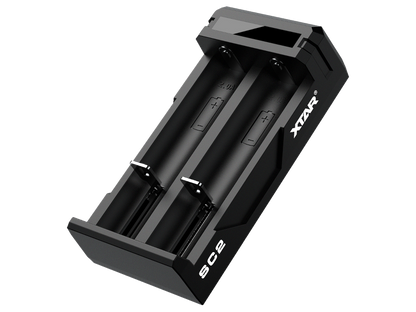 XTAR SC2 Ladegerät zur schnellen Aufladung von 2 Li-Ion Akkus, kompatibel mit 18650 bis 26650 Akkugrößen, zeigt LED-Indikator für Ladefortschritt.