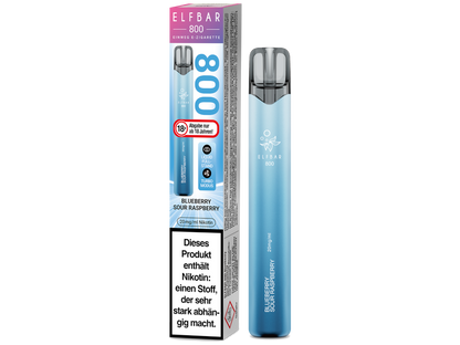 Elfbar 800 E-Zigarette zwischen anderen Rauchgeräten auf einem Tisch.