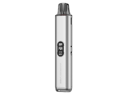 Der Vaporesso - Vibe E-Zigaretten Set in der Hand, kompakte Abmessungen von 121,1 mm x 25 mm x 16 mm